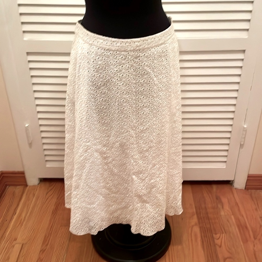NWT  Gant cotton eyelet   A line skirt size eu 44 / us 10/12side pockets